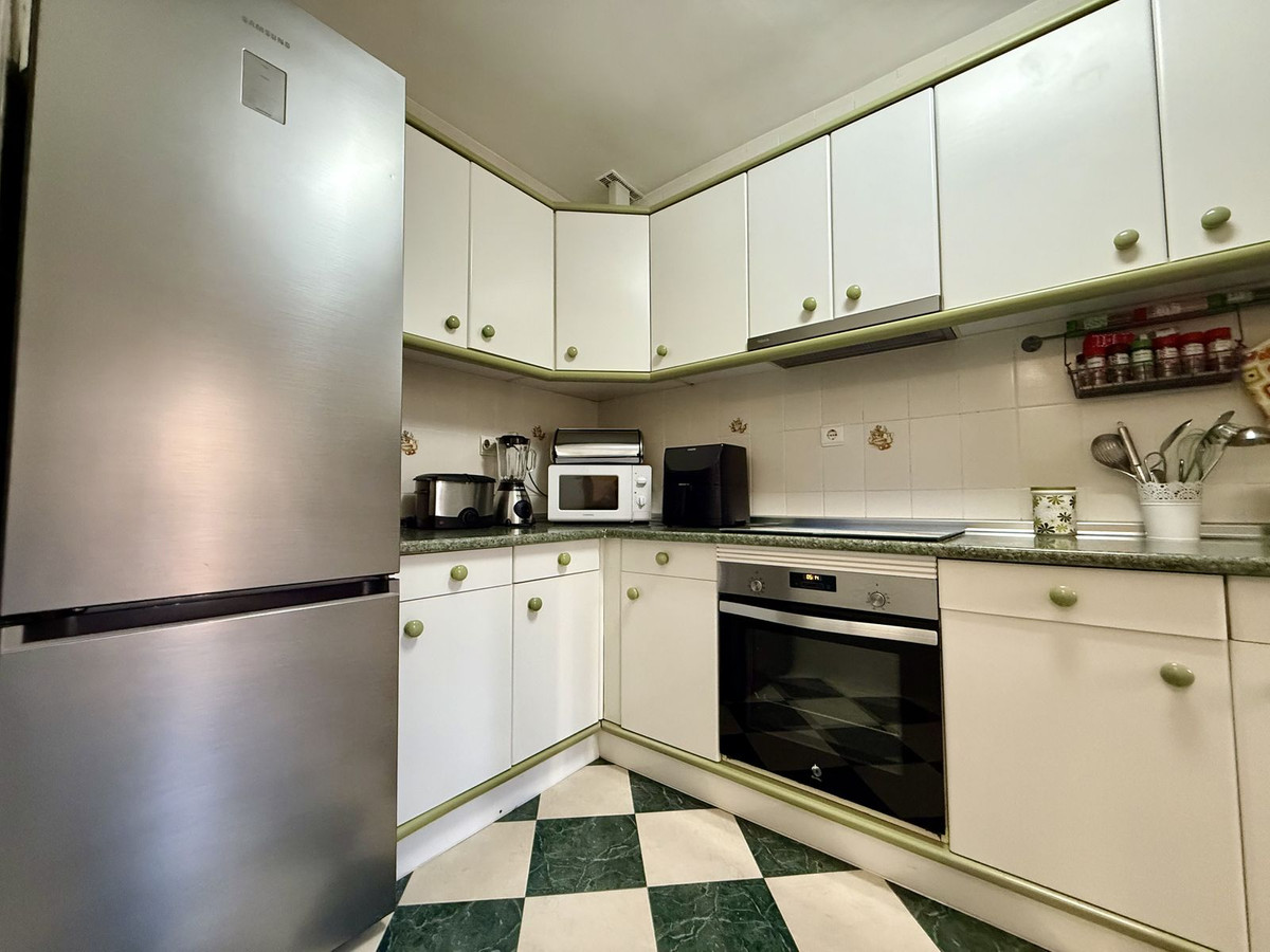 3 Bed Apartment for sale in Fuengirola Costa Del Sol, Málaga, Spain