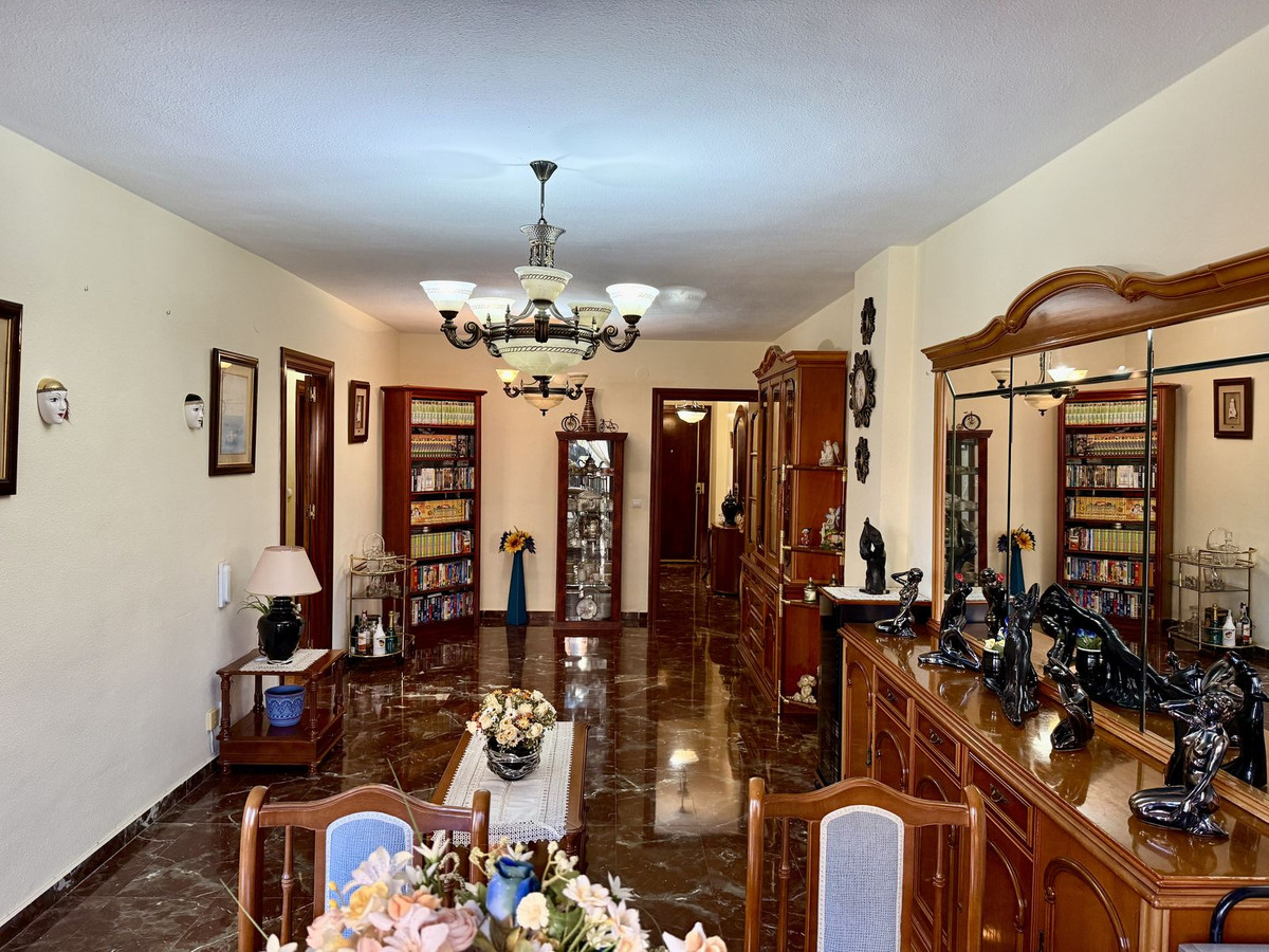 3 Bed Apartment for sale in Fuengirola Costa Del Sol, Málaga, Spain