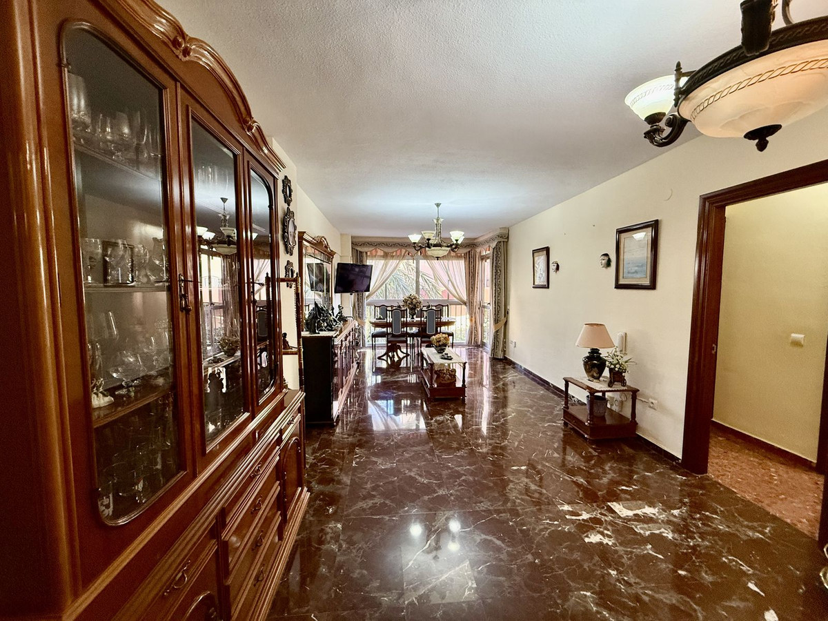 3 Bed Apartment for sale in Fuengirola Costa Del Sol, Málaga, Spain