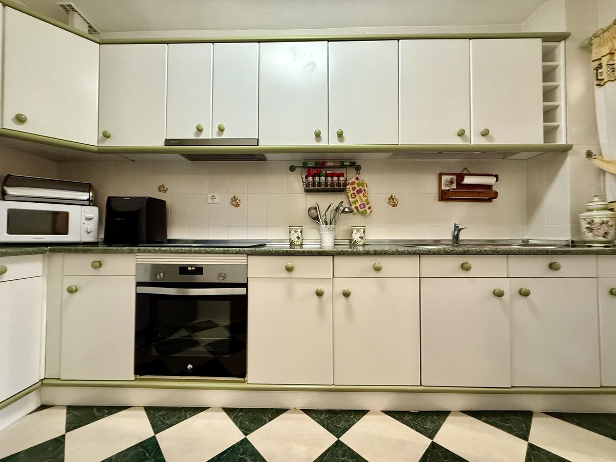 3 Bed Apartment for sale in Fuengirola Costa Del Sol, Málaga, Spain