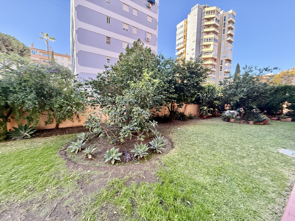 3 Bed Apartment for sale in Fuengirola Costa Del Sol, Málaga, Spain