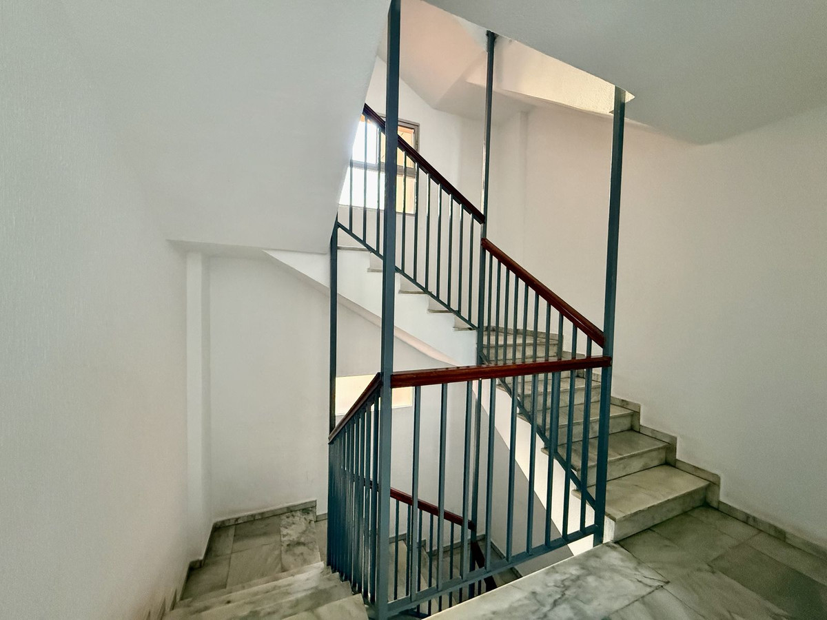 3 Bed Apartment for sale in Fuengirola Costa Del Sol, Málaga, Spain
