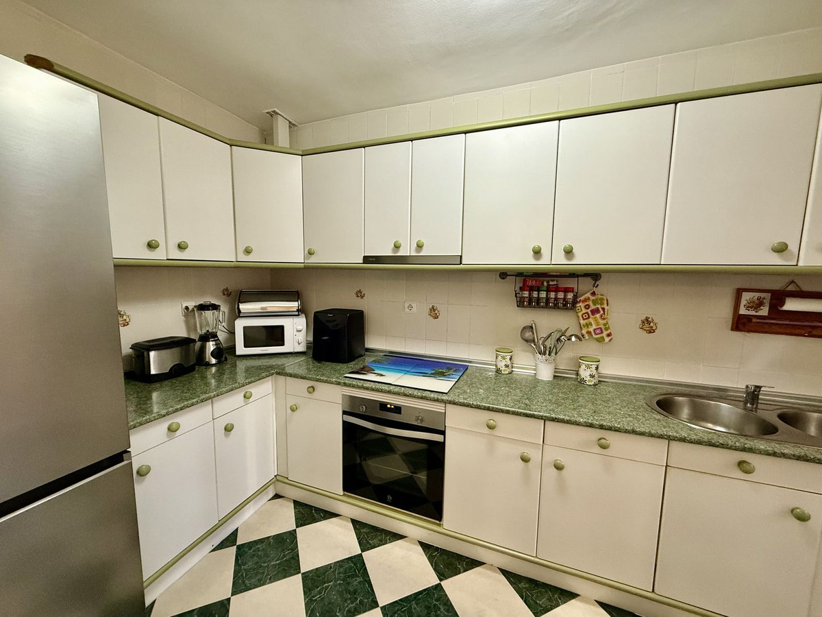 3 Bed Apartment for sale in Fuengirola Costa Del Sol, Málaga, Spain