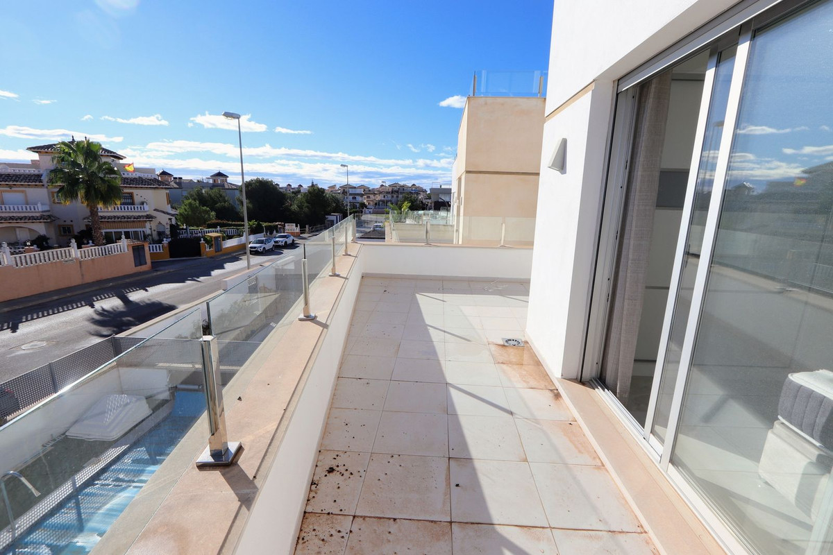 3 Bed Townhouse for sale in Lomas De Cabo Roig Costa Blanca, Alicante, Spain