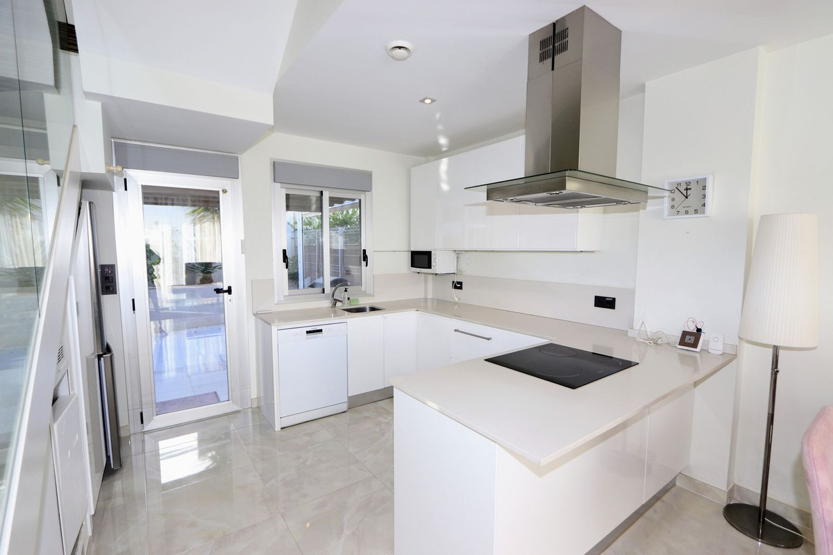 3 Bed Townhouse for sale in Lomas De Cabo Roig Costa Blanca, Alicante, Spain