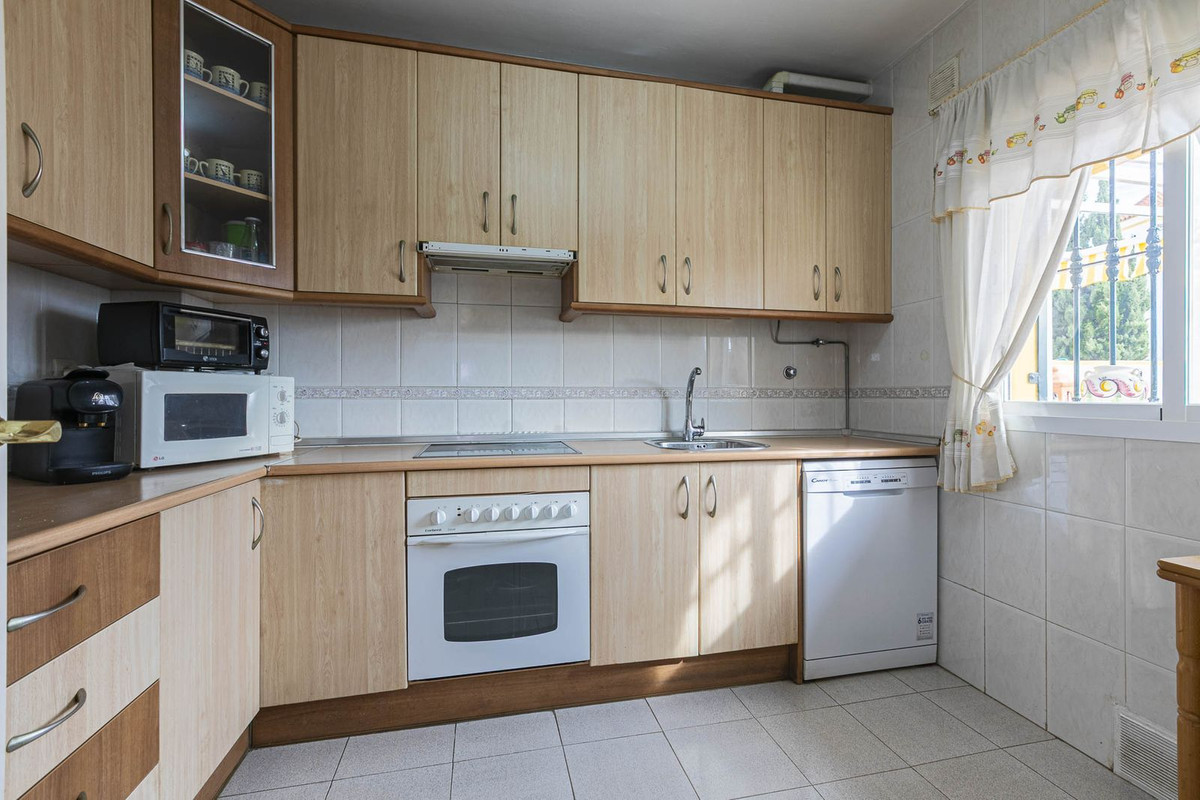 6 Bed Townhouse for sale in Marbella Costa Del Sol, Málaga, Spain