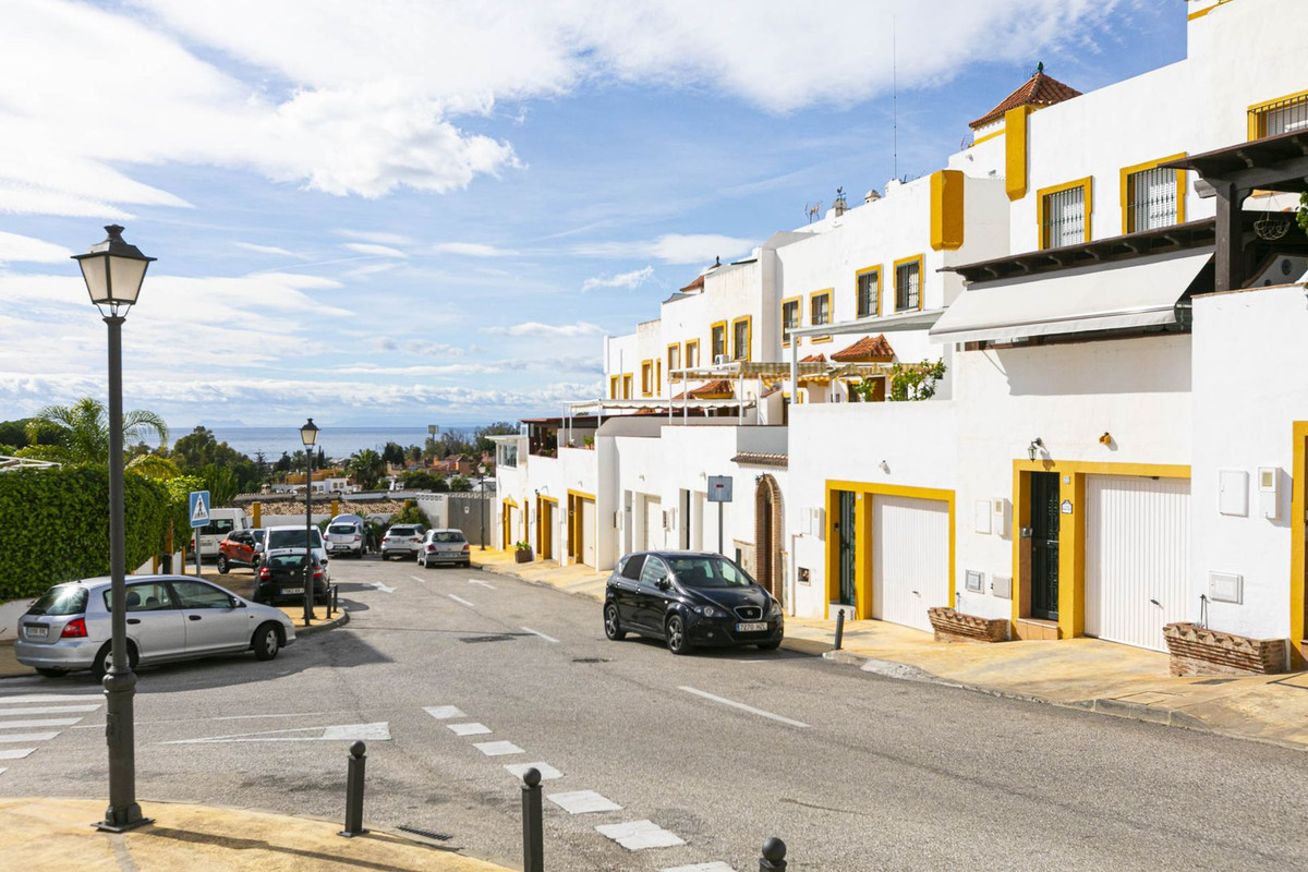 6 Bed Townhouse for sale in Marbella Costa Del Sol, Málaga, Spain