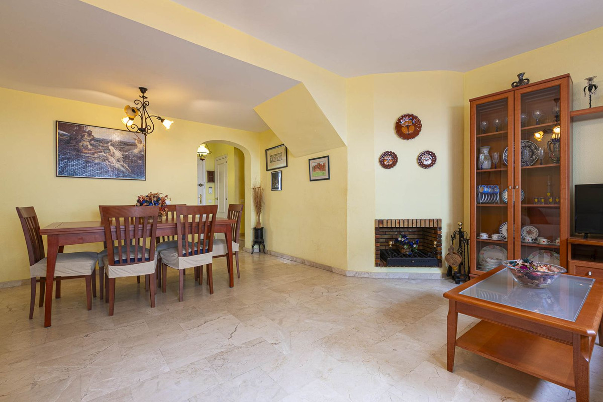 6 Bed Townhouse for sale in Marbella Costa Del Sol, Málaga, Spain