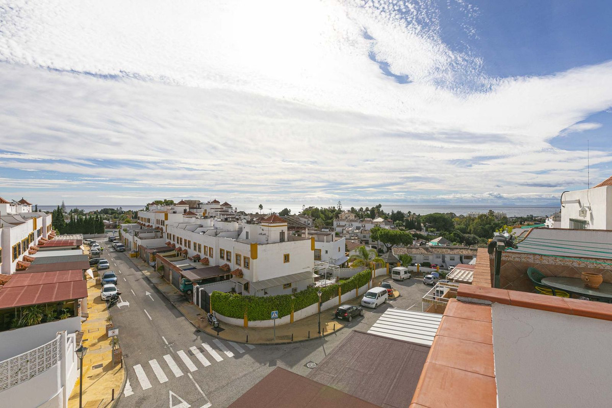 6 Bed Townhouse for sale in Marbella Costa Del Sol, Málaga, Spain