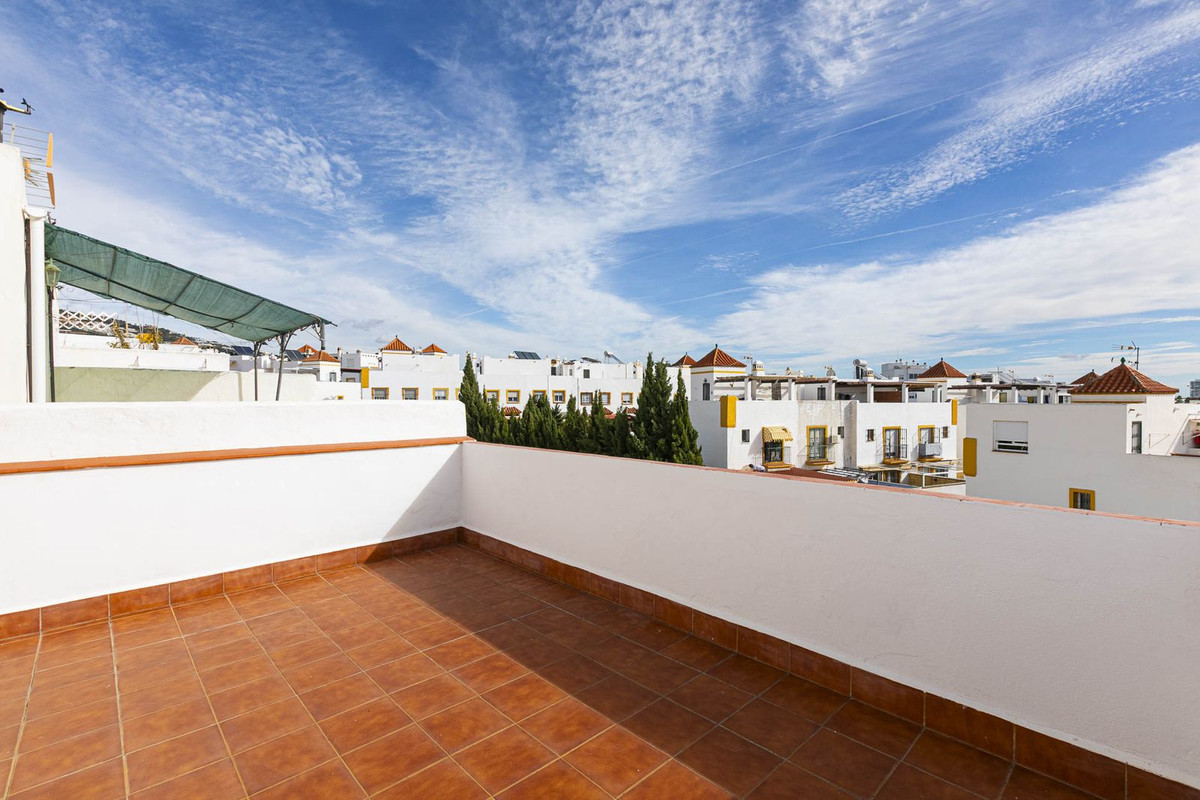 6 Bed Townhouse for sale in Marbella Costa Del Sol, Málaga, Spain