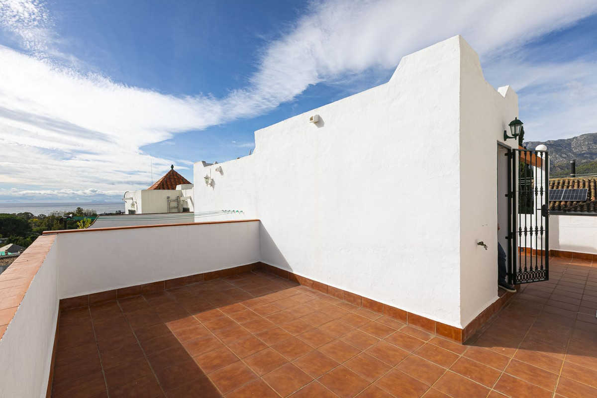6 Bed Townhouse for sale in Marbella Costa Del Sol, Málaga, Spain