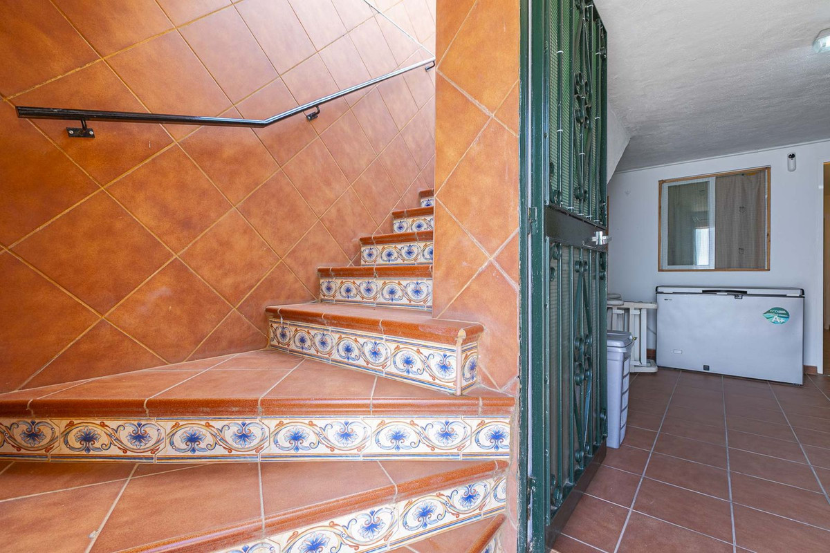 6 Bed Townhouse for sale in Marbella Costa Del Sol, Málaga, Spain