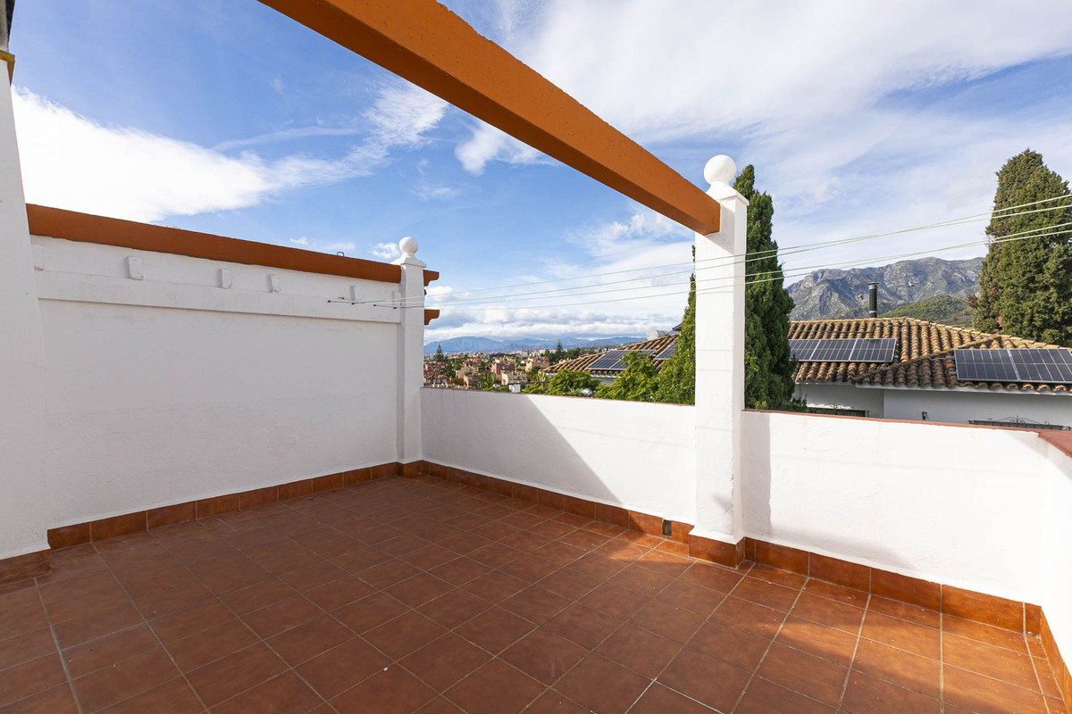 6 Bed Townhouse for sale in Marbella Costa Del Sol, Málaga, Spain