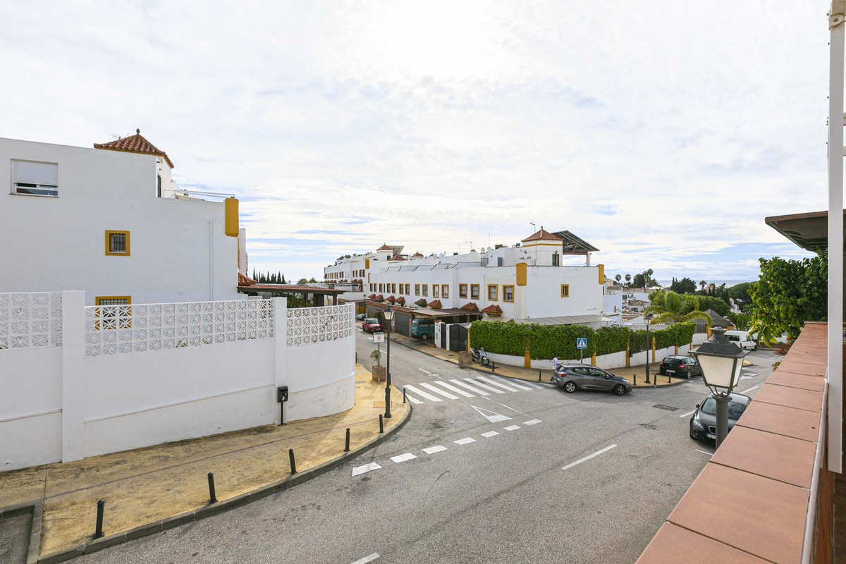 6 Bed Townhouse for sale in Marbella Costa Del Sol, Málaga, Spain