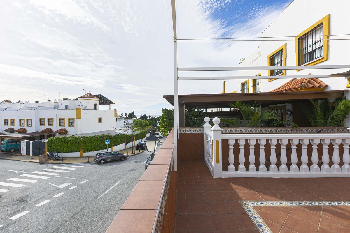 6 Bed Townhouse for sale in Marbella Costa Del Sol, Málaga, Spain