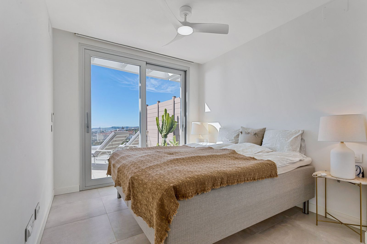 2 Bed Apartment for sale in Fuengirola Costa Del Sol, Málaga, Spain