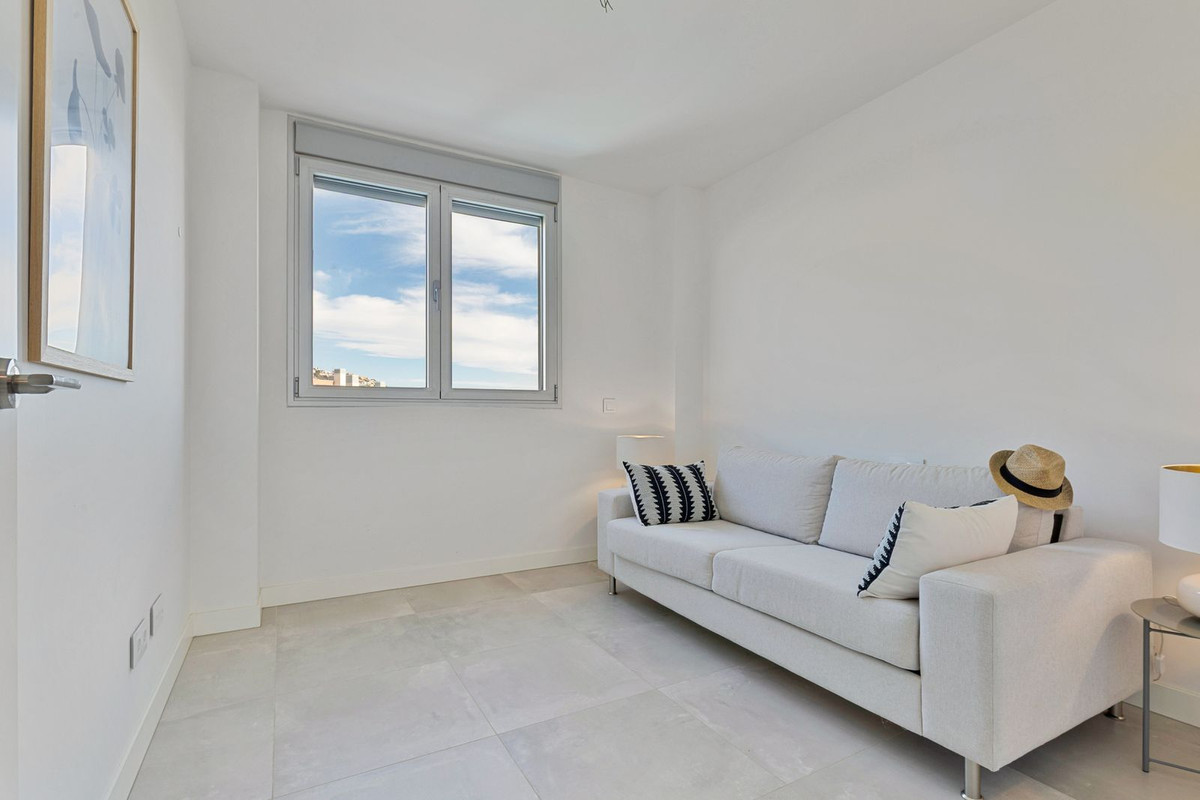 2 Bed Apartment for sale in Fuengirola Costa Del Sol, Málaga, Spain