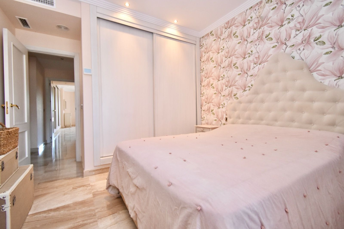 4 Bed Apartment for sale in Fuengirola Costa Del Sol, Málaga, Spain