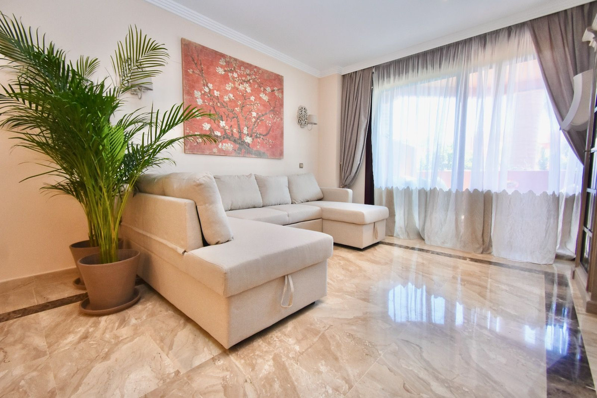 4 Bed Apartment for sale in Fuengirola Costa Del Sol, Málaga, Spain