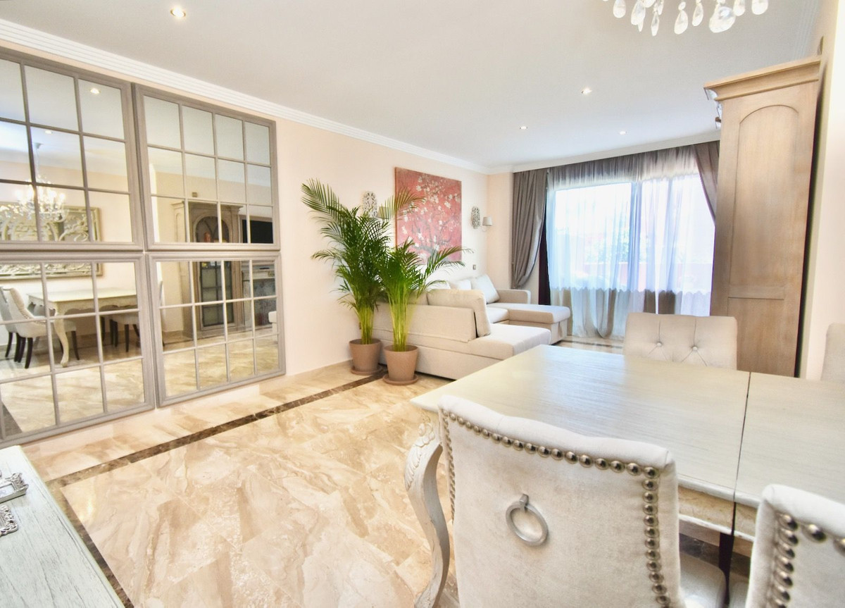 4 Bed Apartment for sale in Fuengirola Costa Del Sol, Málaga, Spain