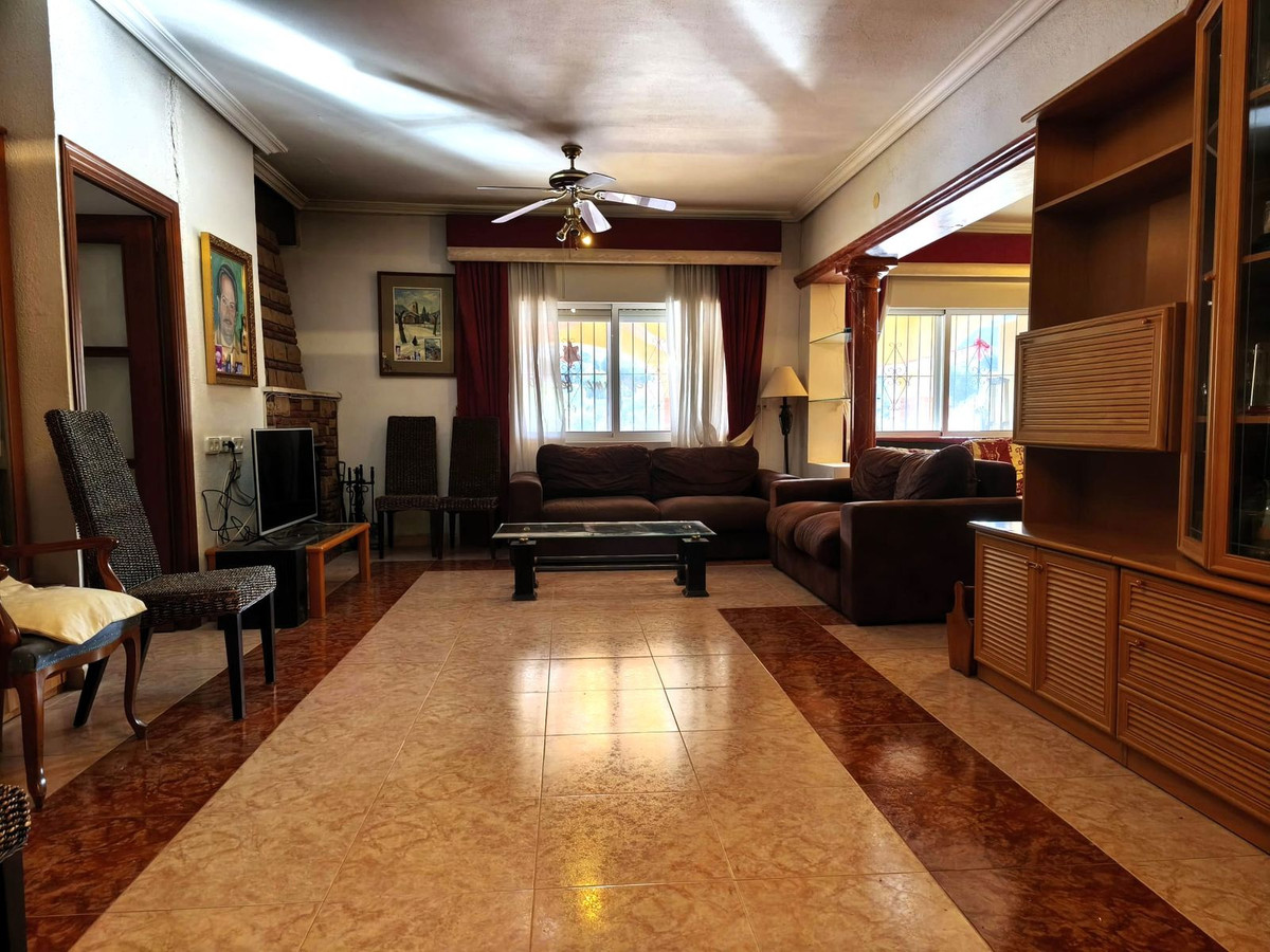 Se vende Villa - Chalet de 5 dormitorios en Costa Blanca, Alicante, España