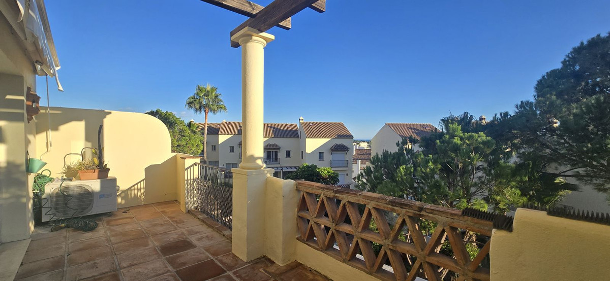 3 Bed Apartment for sale in Nueva Andalucía Costa Del Sol, Málaga, Spain