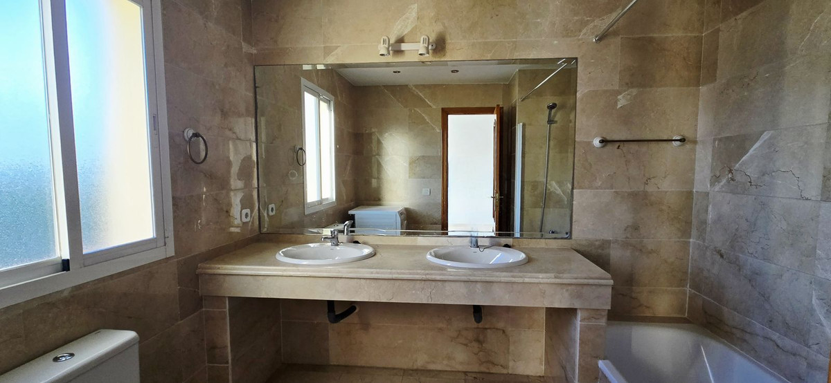 3 Bed Apartment for sale in Nueva Andalucía Costa Del Sol, Málaga, Spain