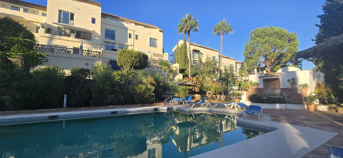 3 Bed Apartment for sale in Nueva Andalucía Costa Del Sol, Málaga, Spain