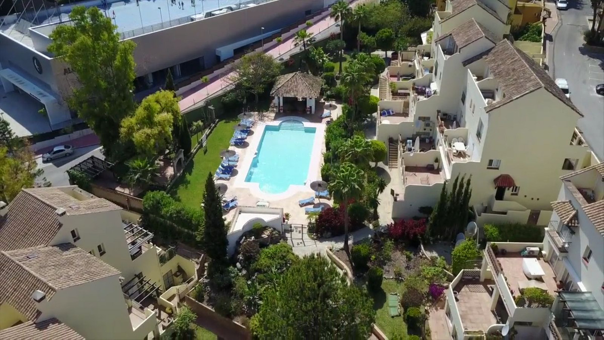 3 Bed Apartment for sale in Nueva Andalucía Costa Del Sol, Málaga, Spain