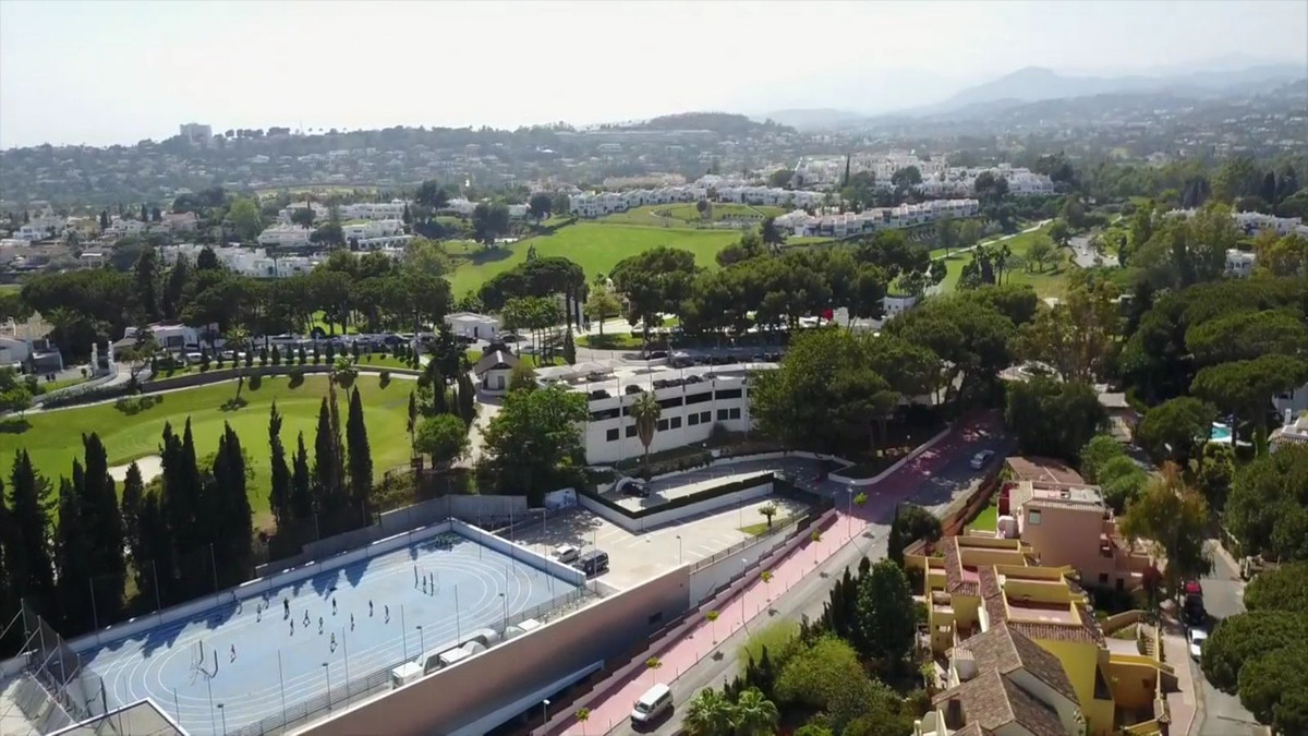 3 Bed Apartment for sale in Nueva Andalucía Costa Del Sol, Málaga, Spain