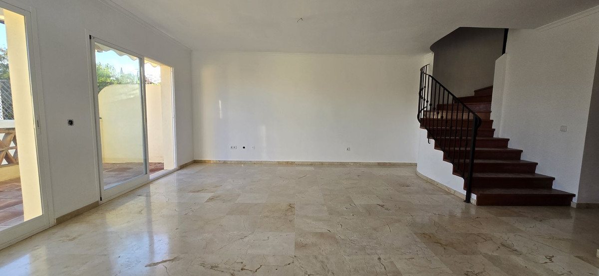 3 Bed Apartment for sale in Nueva Andalucía Costa Del Sol, Málaga, Spain