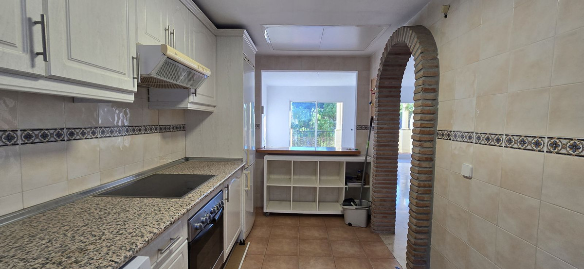 3 Bed Apartment for sale in Nueva Andalucía Costa Del Sol, Málaga, Spain