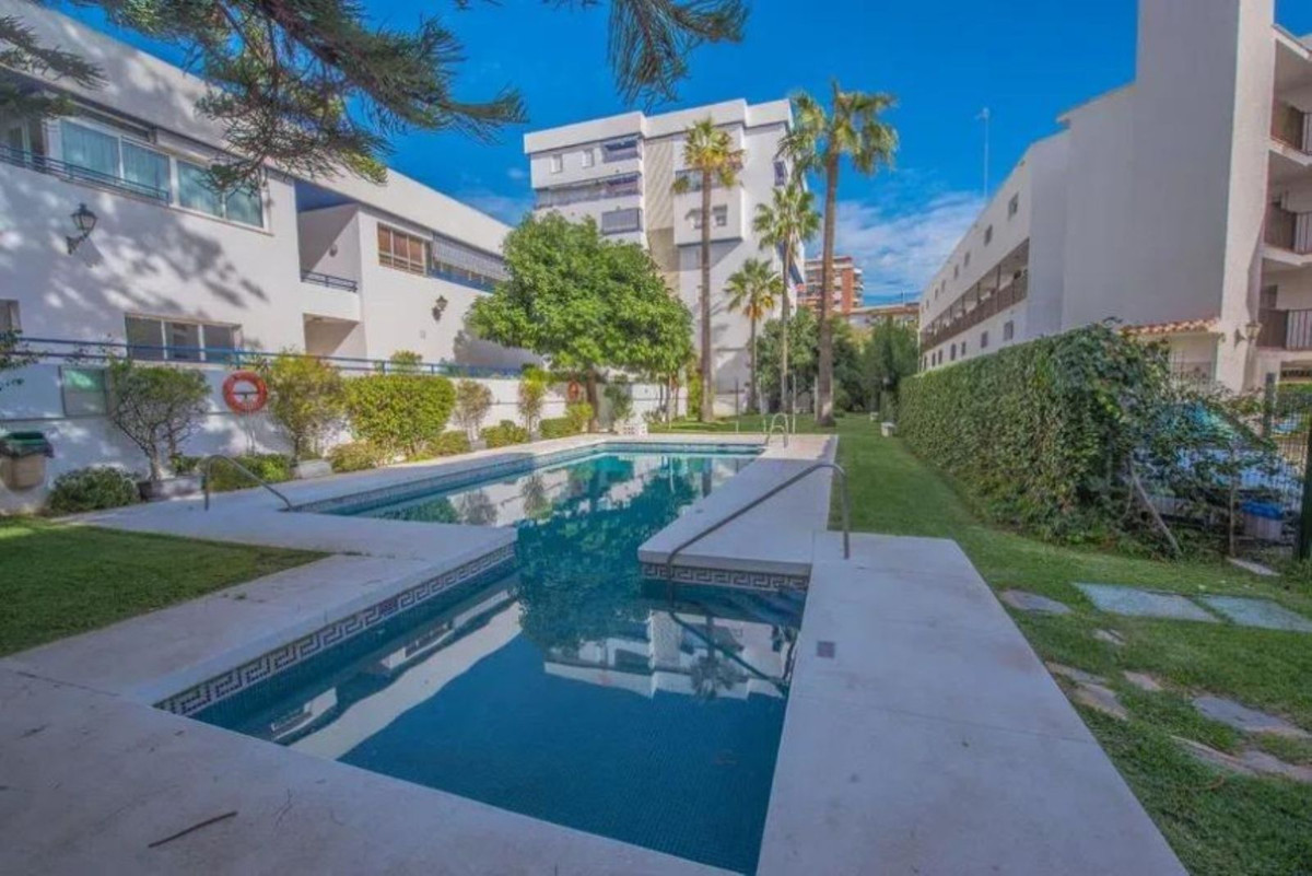 3 Bed Apartment for sale in Marbella Costa Del Sol, Málaga, Spain