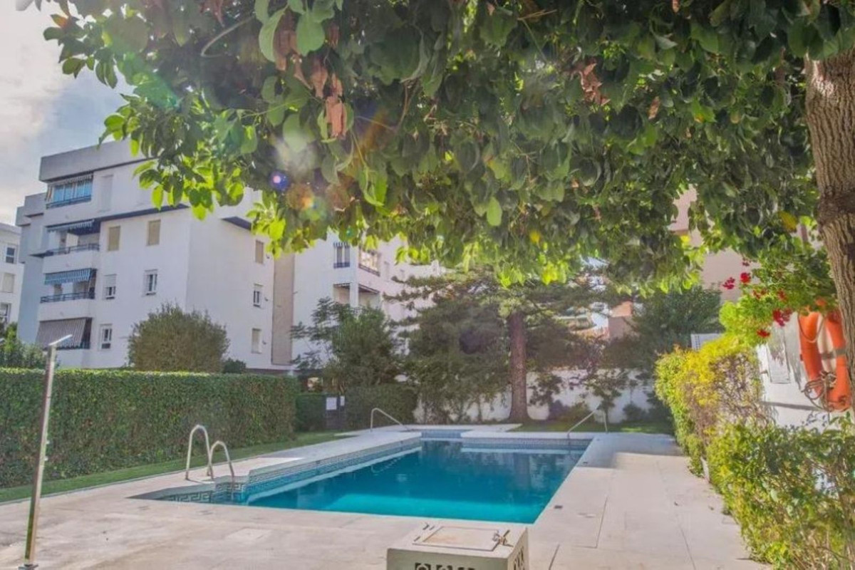 3 Bed Apartment for sale in Marbella Costa Del Sol, Málaga, Spain