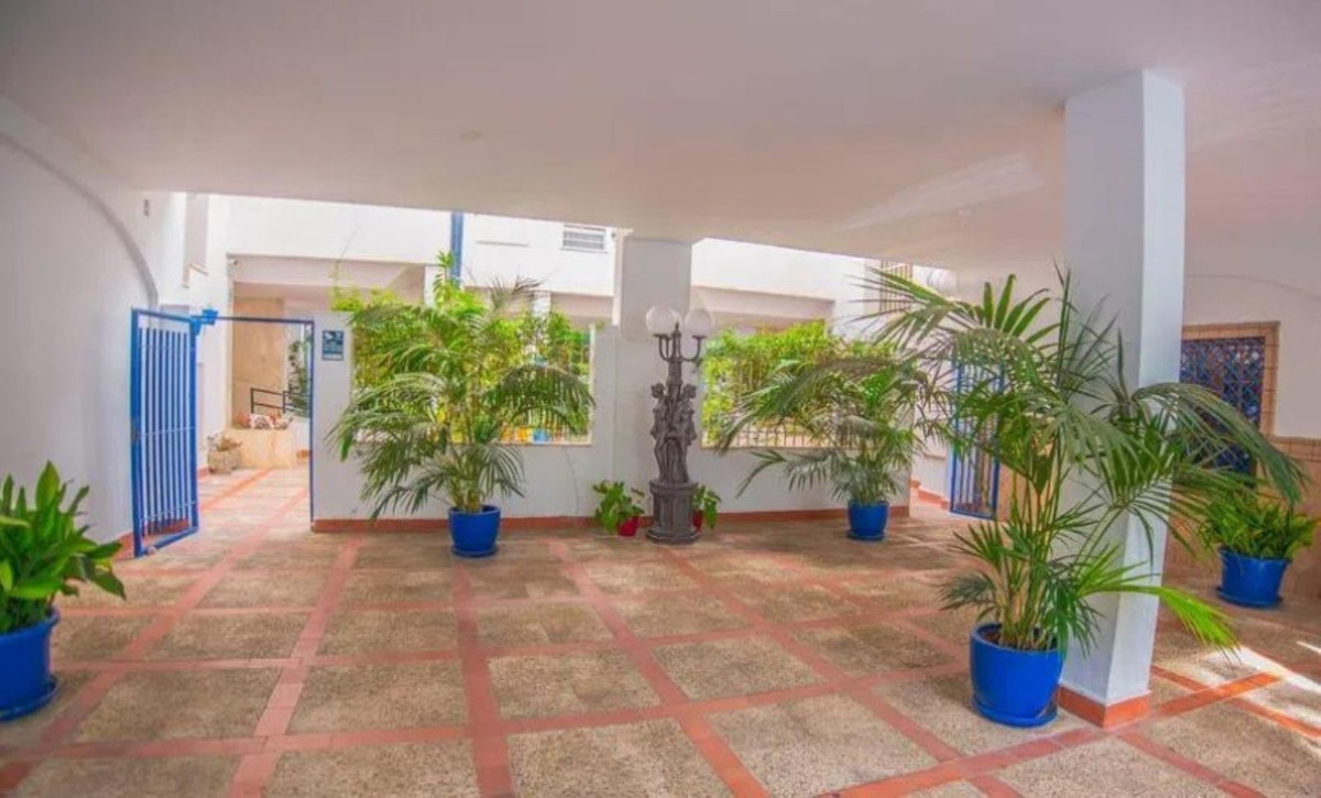 3 Bed Apartment for sale in Marbella Costa Del Sol, Málaga, Spain