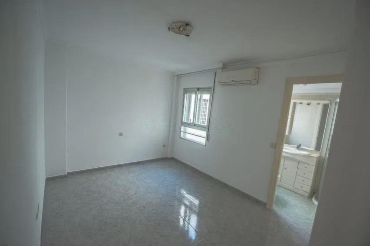 3 Bed Apartment for sale in Marbella Costa Del Sol, Málaga, Spain