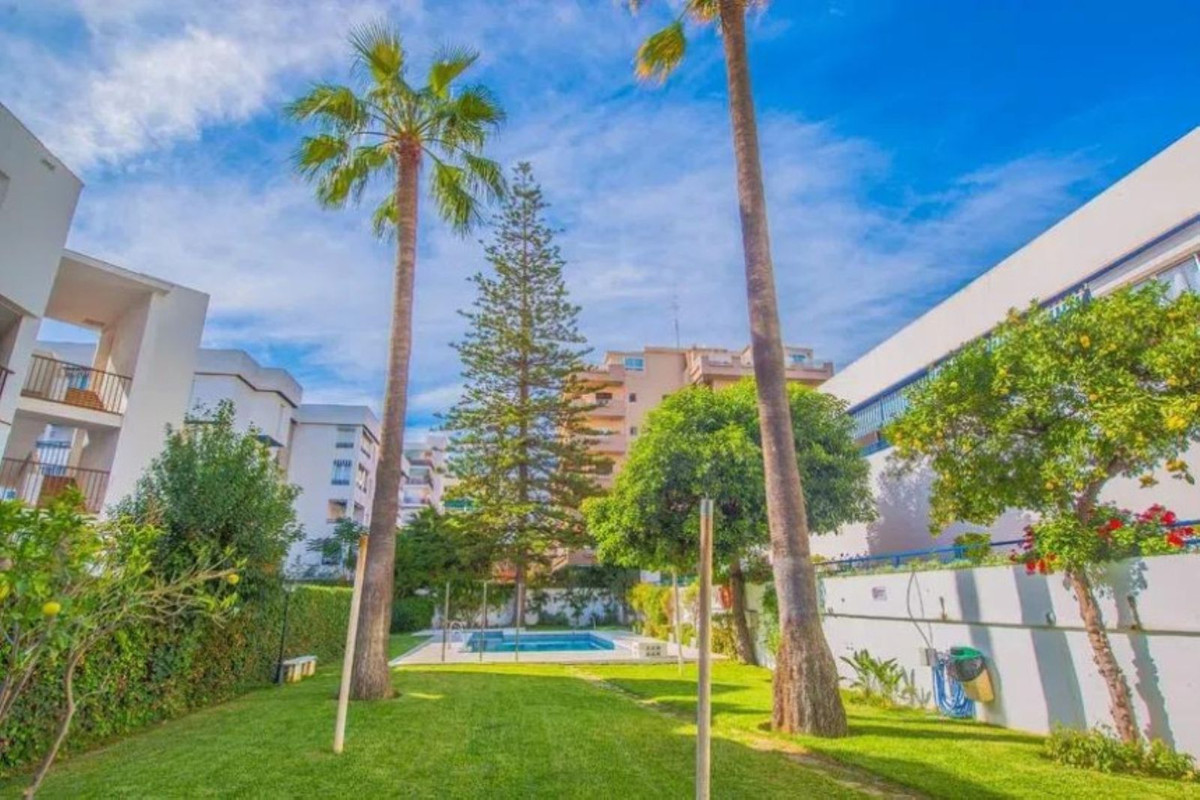 3 Bed Apartment for sale in Marbella Costa Del Sol, Málaga, Spain