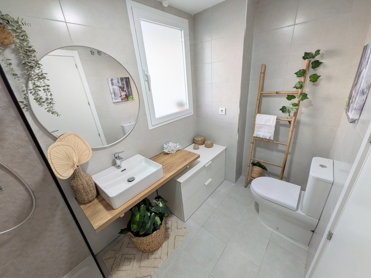 3 Bed Apartment for sale in Estepona Costa Del Sol, Málaga, Spain