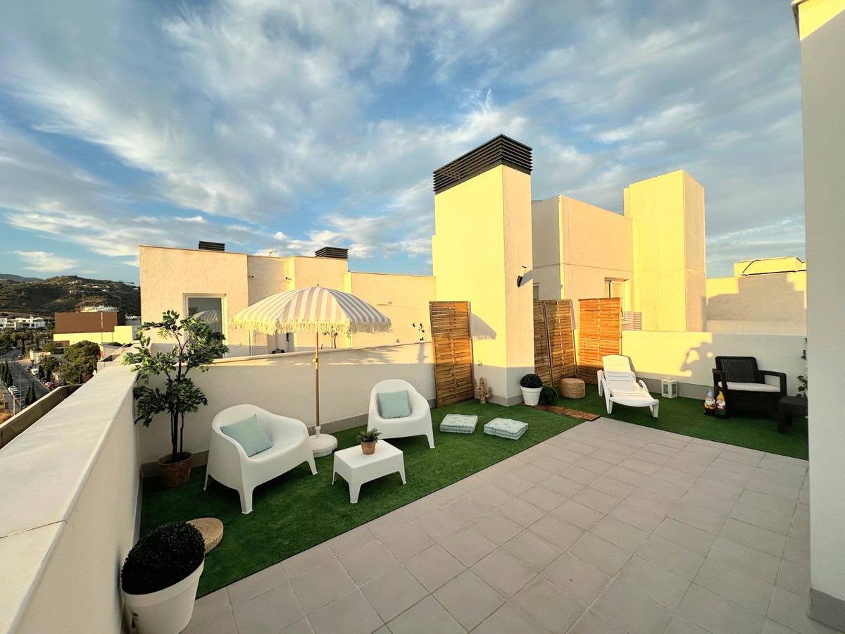 3 Bed Apartment for sale in Estepona Costa Del Sol, Málaga, Spain