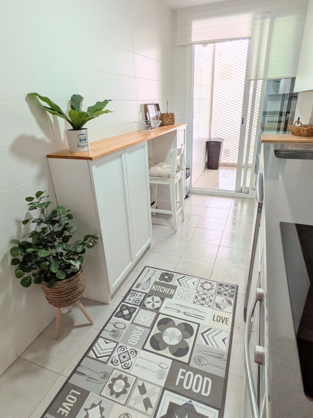 3 Bed Apartment for sale in Estepona Costa Del Sol, Málaga, Spain