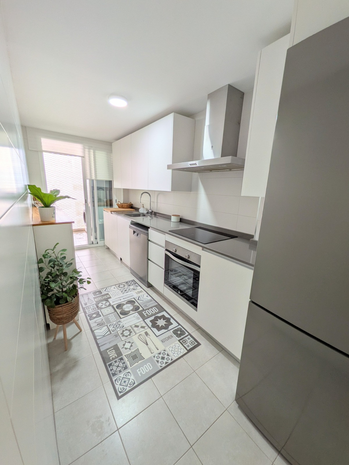 3 Bed Apartment for sale in Estepona Costa Del Sol, Málaga, Spain