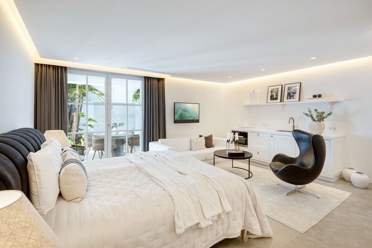 Se vende Villa - Chalet de 7 dormitorios en Costa Del Sol, Málaga, España