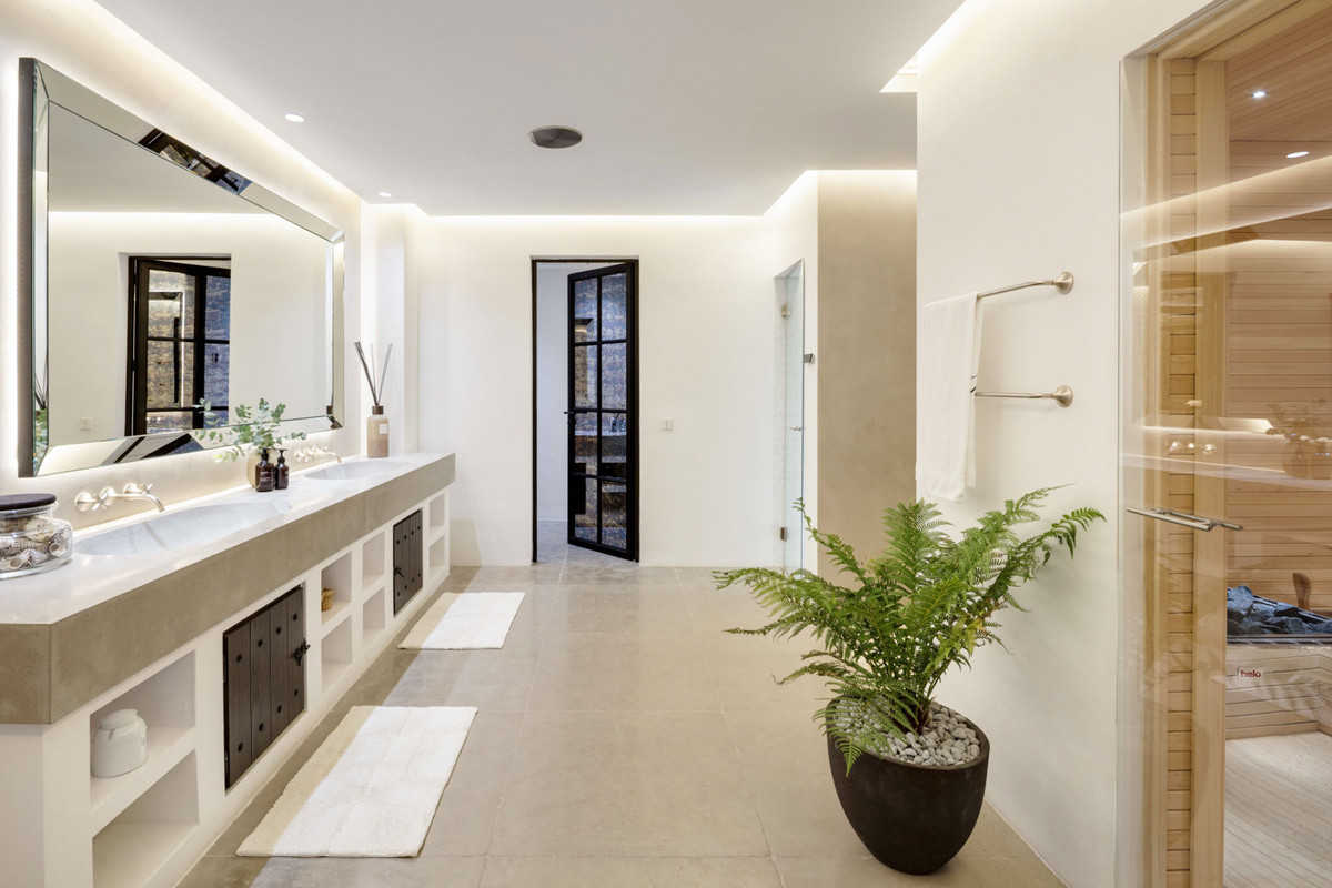 Se vende Villa - Chalet de 7 dormitorios en Costa Del Sol, Málaga, España
