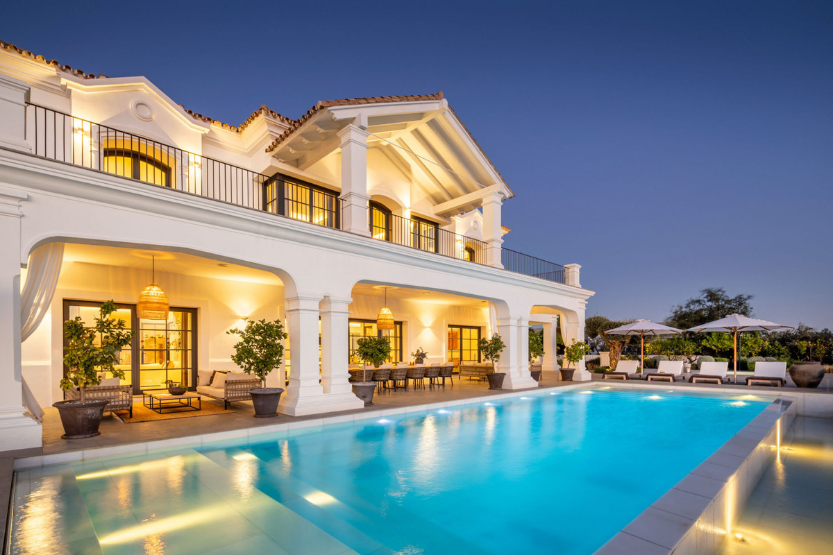 Se vende Villa - Chalet de 7 dormitorios en Costa Del Sol, Málaga, España