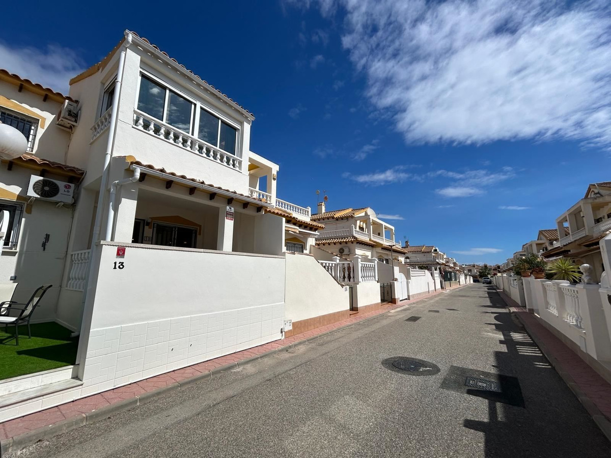 Se vende Adosada de 3 dormitorios en Costa Blanca, Alicante, España