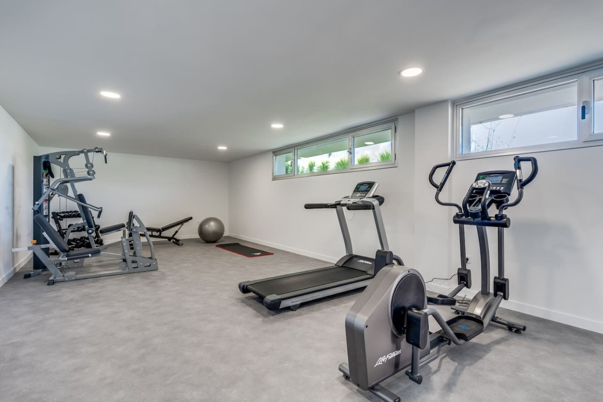 2 Bed Apartment for sale in Estepona Costa Del Sol, Málaga, Spain