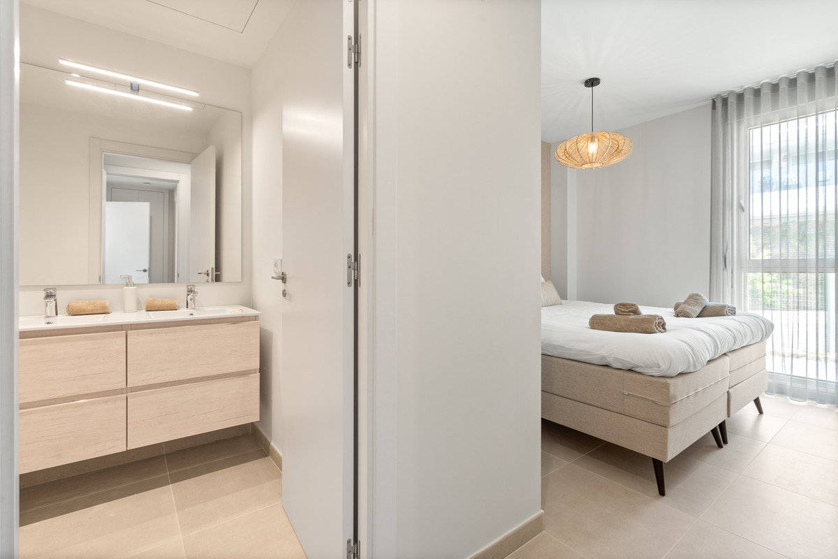 2 Bed Apartment for sale in Estepona Costa Del Sol, Málaga, Spain