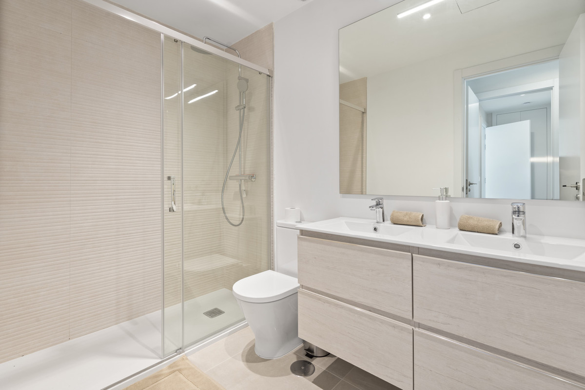 2 Bed Apartment for sale in Estepona Costa Del Sol, Málaga, Spain