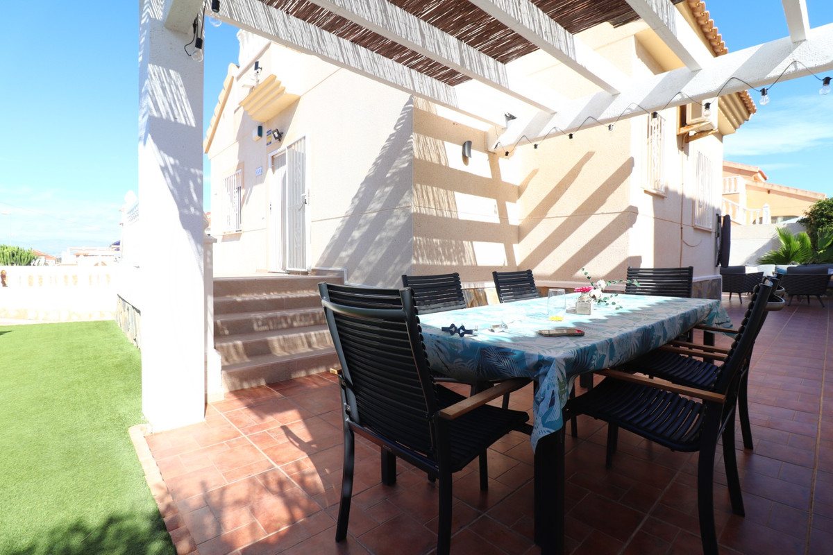 Se vende Villa - Chalet de 2 dormitorios en Costa Blanca, Alicante, España