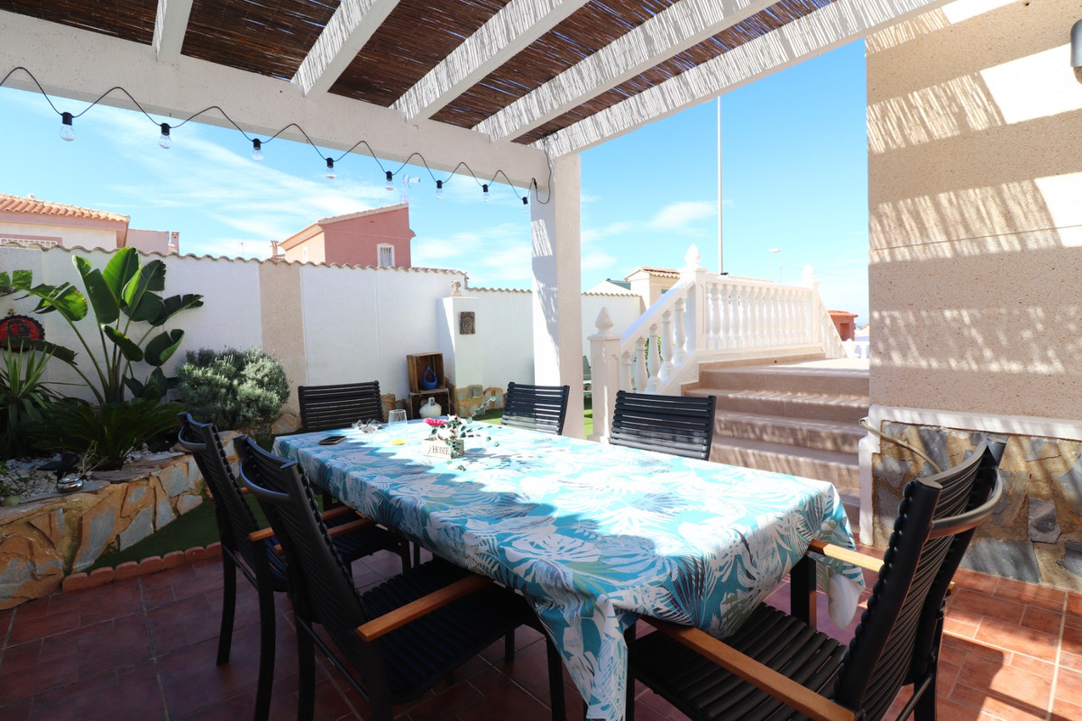 Se vende Villa - Chalet de 2 dormitorios en Costa Blanca, Alicante, España